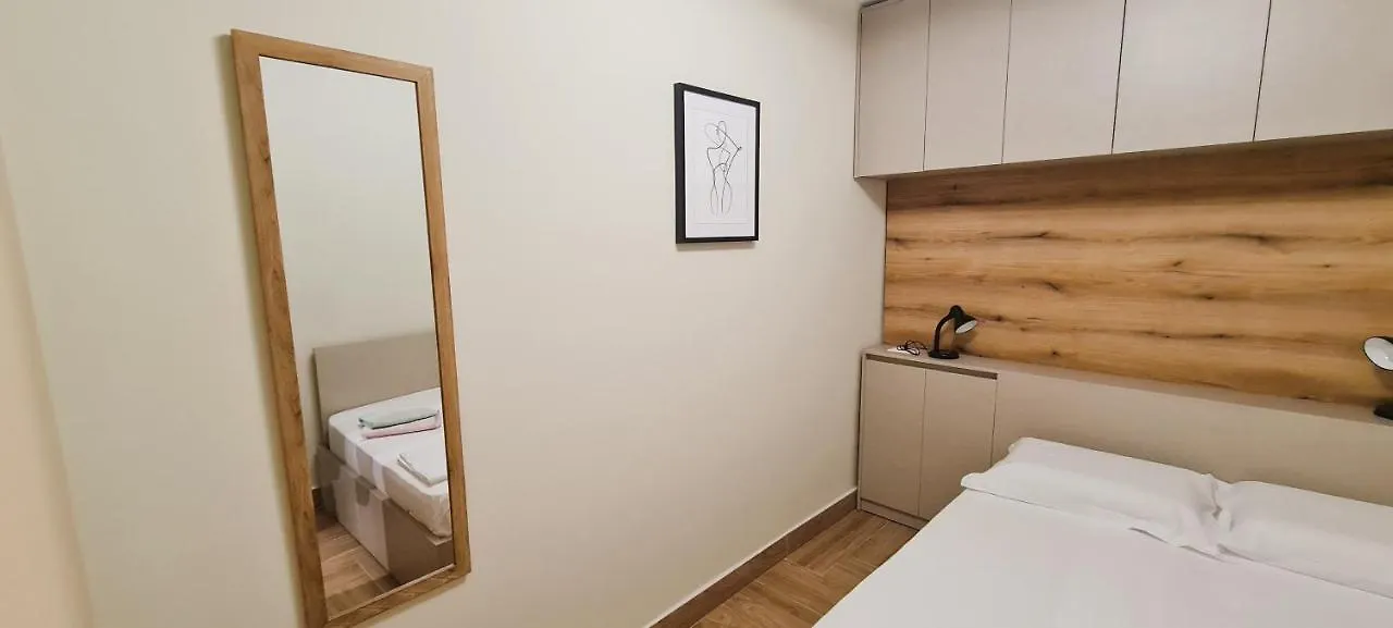 2V1 - Center Apartment 4 地拉那 阿尔巴尼亚